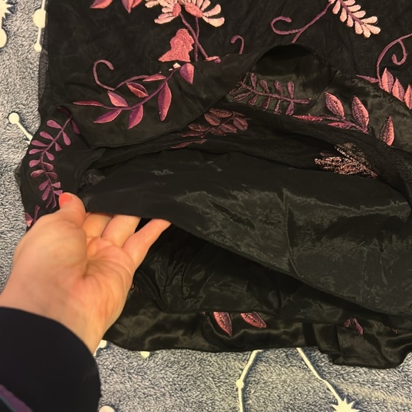 PINK FLORAL EMBROIDERY ELEGANT ROMANTIC MIDI SKIRT MESH OVERLAY - Picture 4 of 7